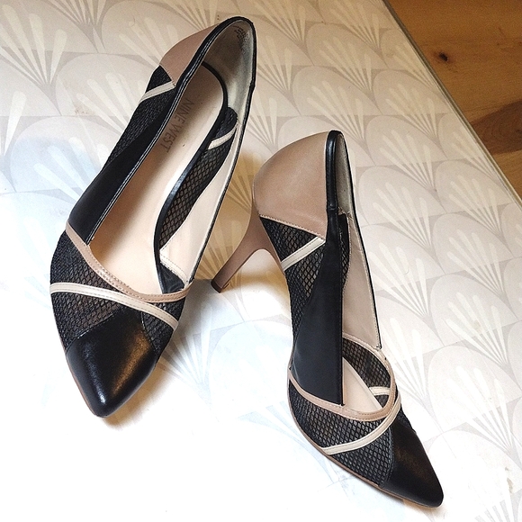 Nine West Shoes - Nine West Black and Beige Pointed Toe Heels